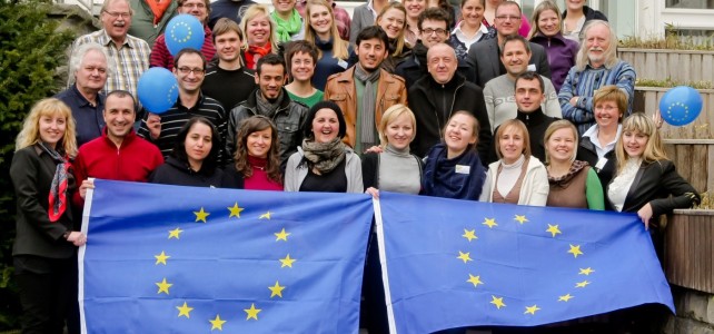 Auftakt beim Kongress in Hattingen: Vertreter aus 14 L&auml;ndern schmieden Pl&auml;ne f&uuml;r 36 „european workcamps“